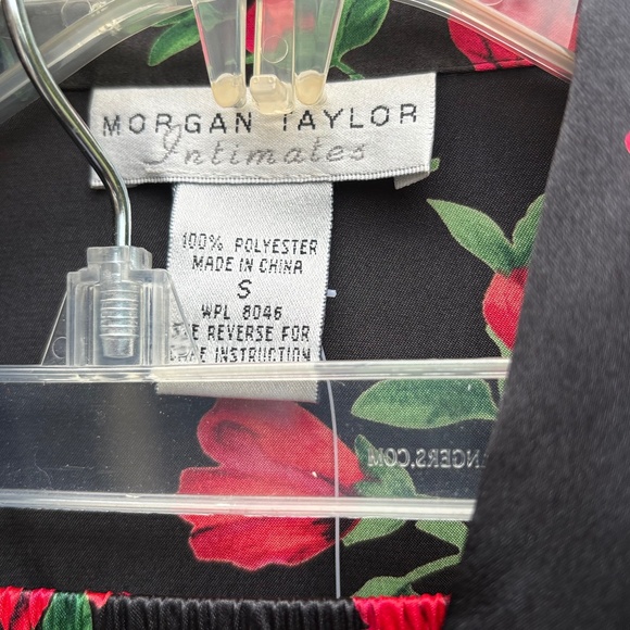 NWOT Morgan and Taylor floral PJ set, size S - Picture 2 of 5